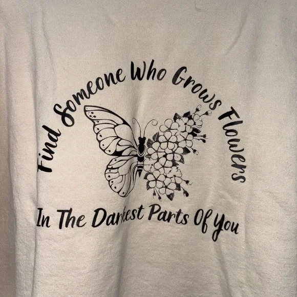 Gildan Cream Crewneck Sweater with Ribbed Cuffs - Picture 3 of 6